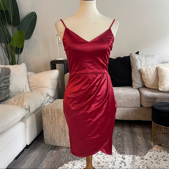 Red satin mini dress - Picture 2 of 4